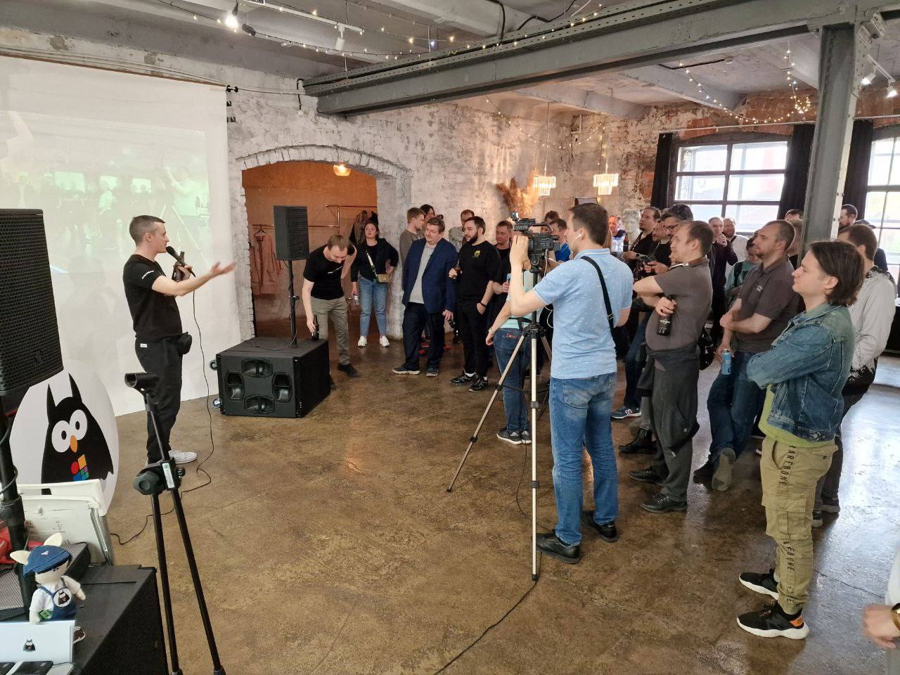 Великостримерская вечеринка по поводу пятилетия сообщества п