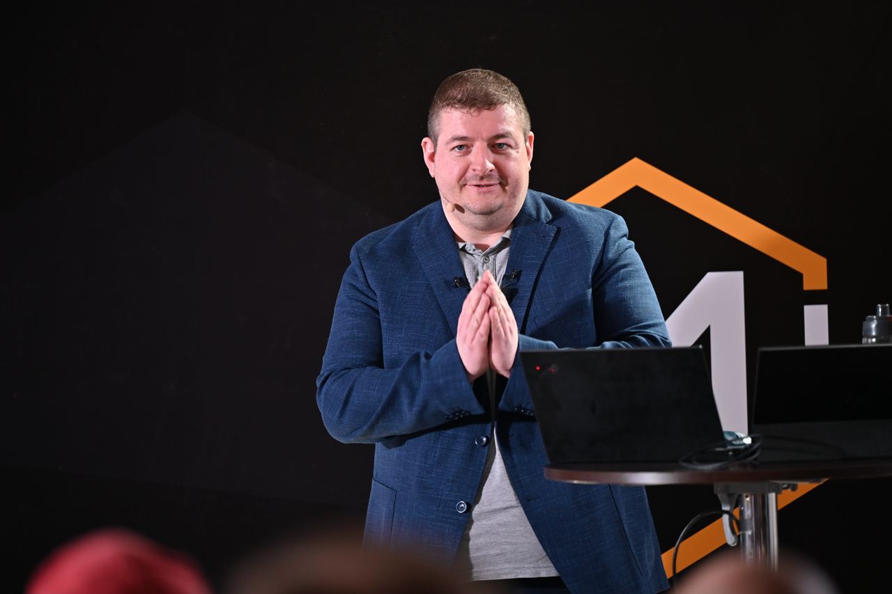 Штош, VIDMK прошёл, нас мало уцелело )  Форум получился прос